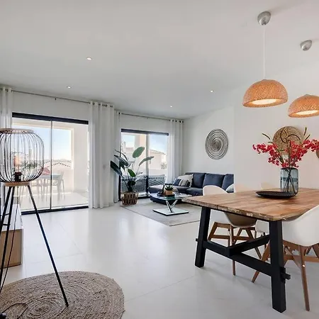 Brand New Gorgeous 2 Bed At Hills! Apartment *