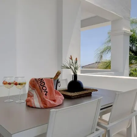 Brand New Gorgeous 2 Bed At Hills! Apartamento