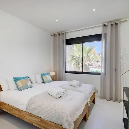 Brand New Gorgeous 2 Bed At Hills! *